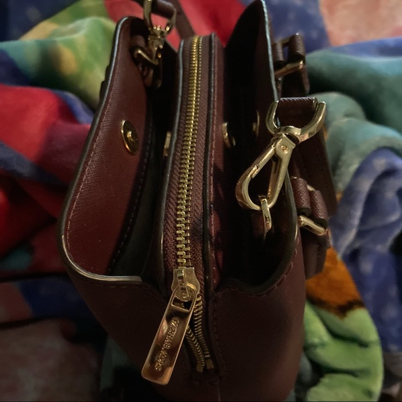 Michael Kors Crossbody, lightly used, Color Wine - Picture 3 of 3
